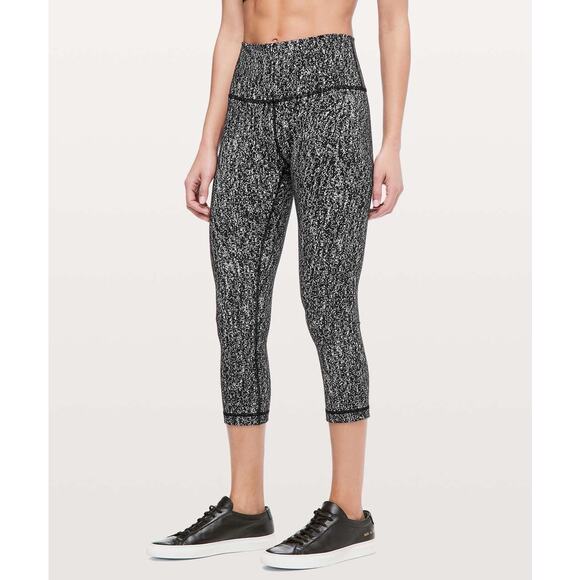 Lululemon Wunder Under Crop High Rise 21" Luon Suited Jacquard Leggings Size 4 - Picture 1 of 12